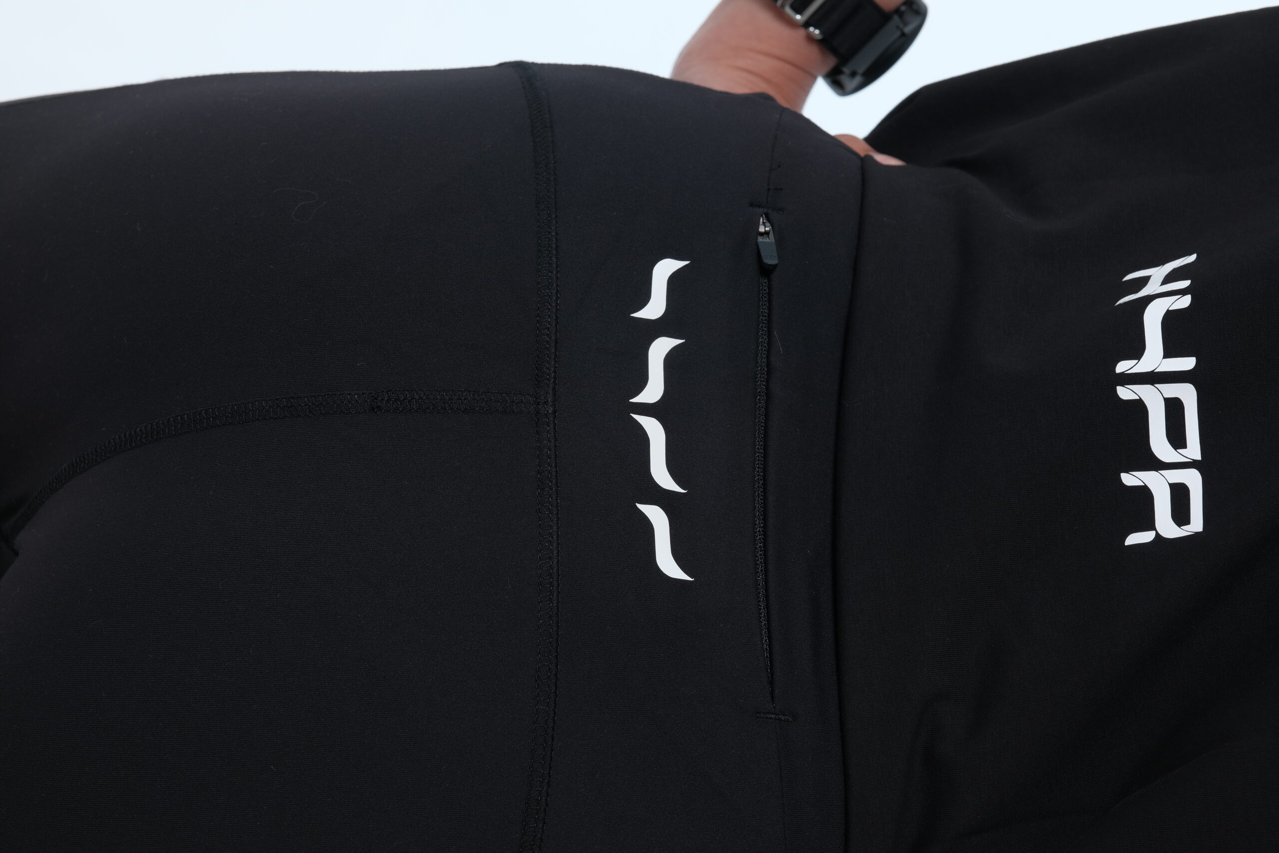 HYPR HALO TIGHT - Women's - Image 9