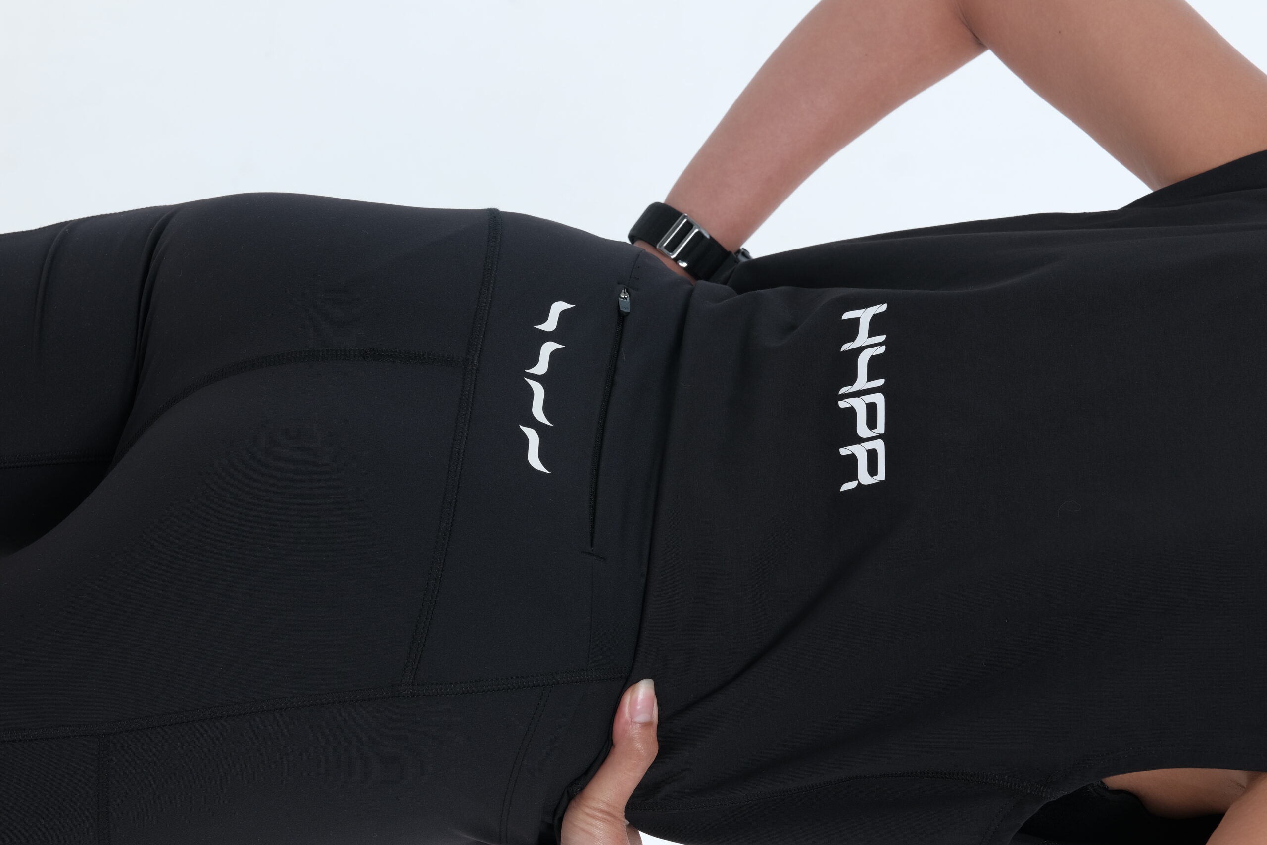 HYPR HALO TIGHT - Women's - Image 7